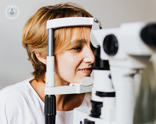 A women undergoing an eye exam