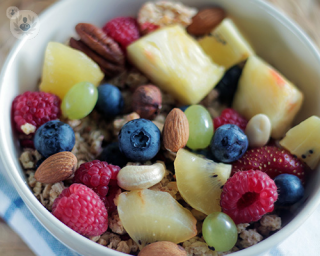 Healthy bowl of fruit and muesli