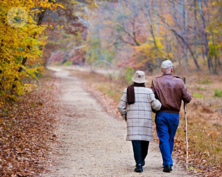 A picture of a couple walking who have had knee replacements