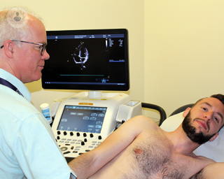 Dr Allan Harkness performs an echocardiogram