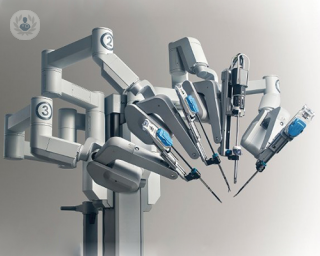 Robotic surgery on kidneys: the main benefits explained by expert consultant urologist, Mr Aniruddha Chakravarti. 