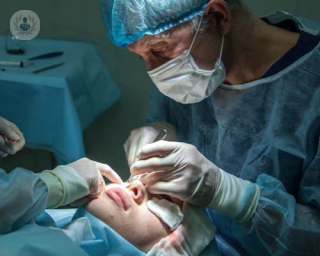 Is macular hole surgery a medical emegency?