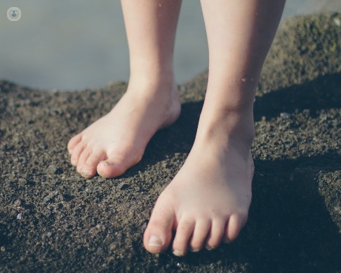 feet with nail disorder