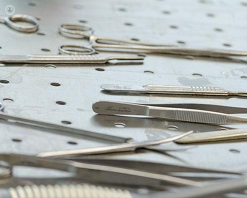 Surgical instruments used in minimally invasive artery surgery