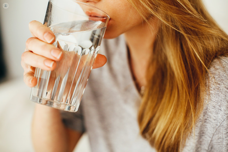 Can drinking water prevent kidney stones and UTIs?