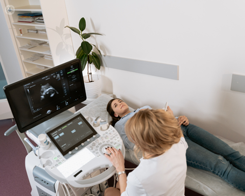Patient having an abdominal ultrasound